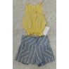 conjunto denim y rayas amarillas