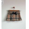 sudadera perro y falda/pantalon burberry